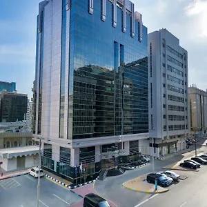 Kingsgate By Millennium מלון