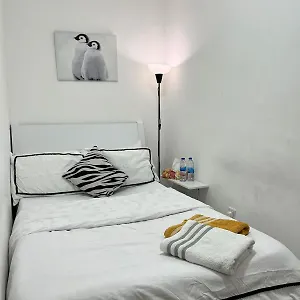  Homestay Tanih Place